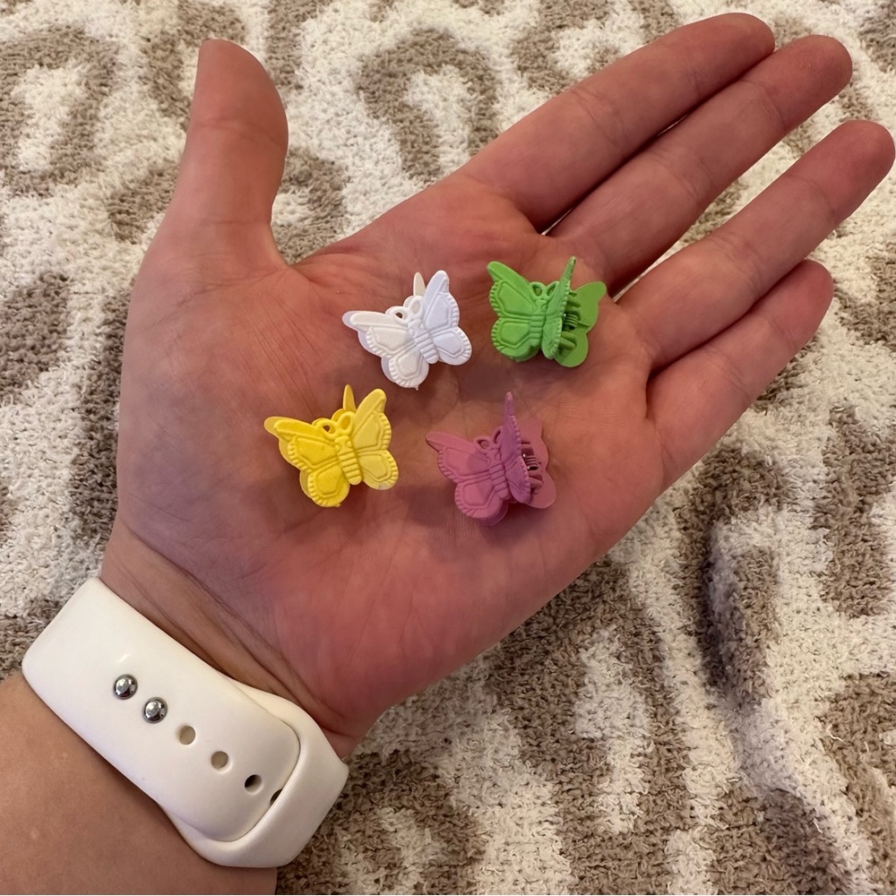 🦋Set Of 4 Mini Hair Butterfly Clips🦋